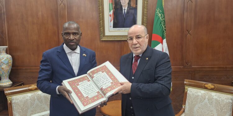 وزير الشؤون الدينية يستقبل سفير غينيا بيساو