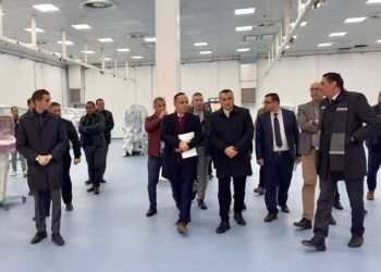 زروقي يتفقد مركز تصنيع وشخصنة البطاقات النقدية “الذهبية”