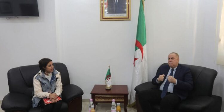 بن براهم يستقبل سعادة عربان ضحية الروائي كمال داود