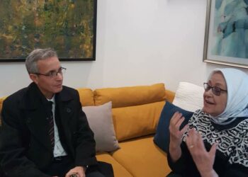 وزير الثقافة يزور الفنانة بهية راشدي