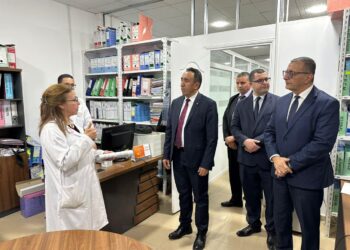 الوزير حاجي يتفقد الوكالة الوطنية للمواد الصيدلانية