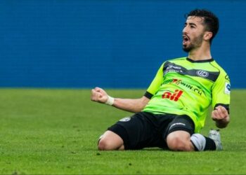عمورة يواصل التألق في الدوري الألماني