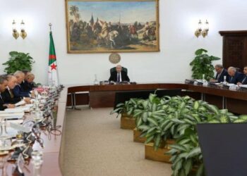 رئيس الجمهورية يؤكد على ضرورة معايير شفافية الممارسة النقابية