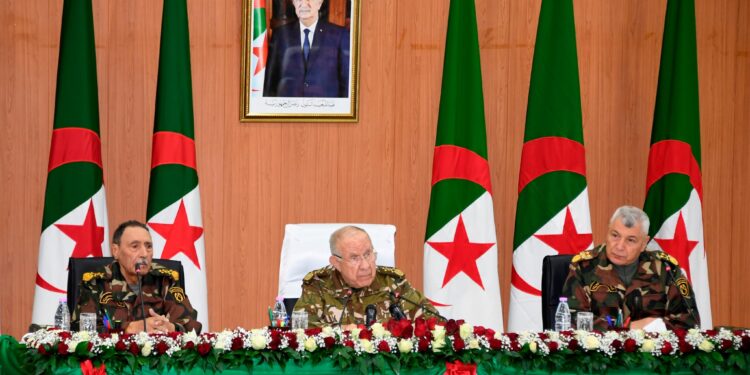 اللواء طاهر عياد قائدا للحرس الجمهوري بالنيابة