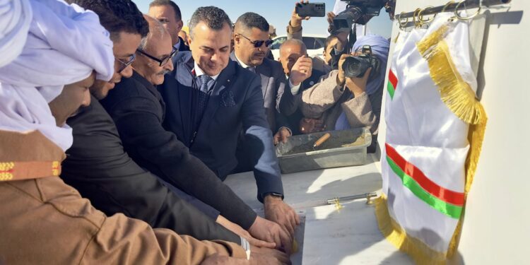 وزير البريد يدشن ويعاين مشاريع بولاية أدرار