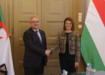 مقرمان يترأس مناصفة مع نظيرته المجرية أشغال دورة للمشاورات السياسية