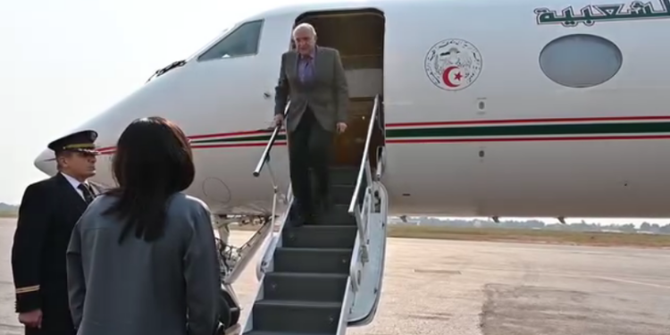 عطاف يحلّ بعاصمة افريقيا الوسطى