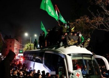 وقف إطلاق النار في غزة.. الاحتلال الصهيوني يفرج عن الدفعة الأولى من الأسرى