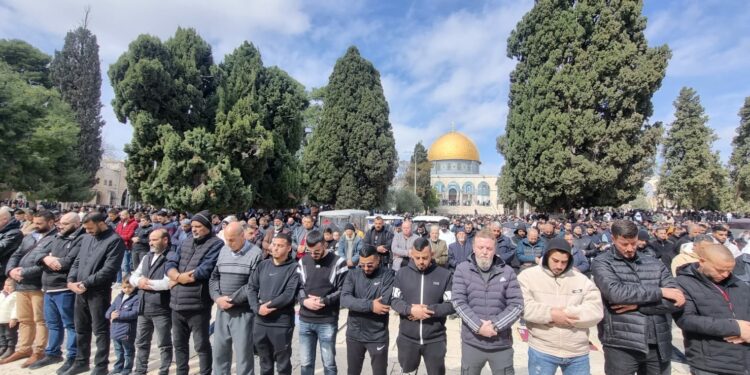 40 ألف فلسطيني يصلون الجمعة في المسجد الأقصى