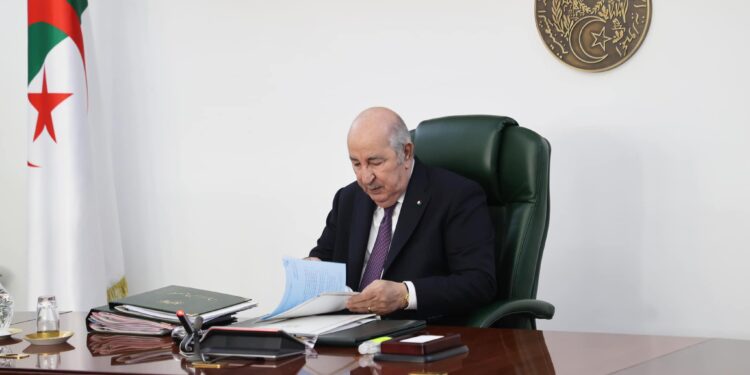 رئيس الجمهورية يأمر  بتسريع إدخال مشاريع  صناعية حيز الخدمة