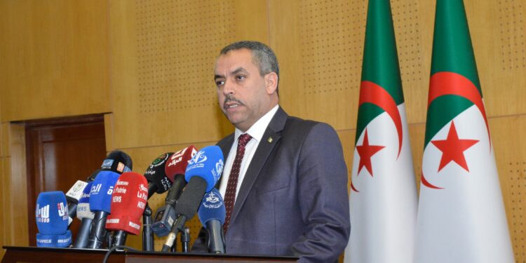سعداوي يستمع إلى مقترحات نقابية بشأن القانون الأساسي