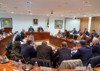 غريب يأمر بالمعالجة المستعجلة للملفات الاستثمارية العالقة