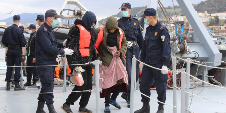 إنقاذ 32 مرشحا للهجرة غير الشرعية من جنسيات إفريقية بتيبازة