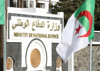 الفريق أول شنڨريحة يعزي في وفاة سيد أحمد غزالي