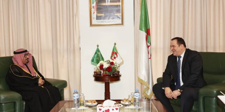 مزيان يستقبل سفير المملكة العربية السعودية بالجزائر