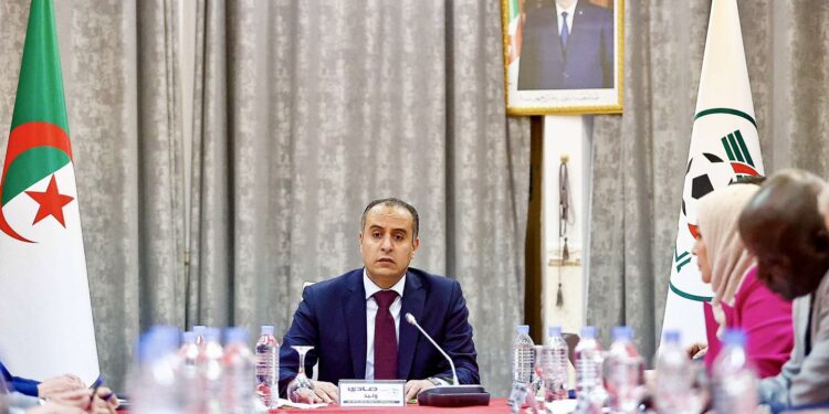 صادي: يتحدث عن أهداف “الخضر” وعضوية الـ”كاف”