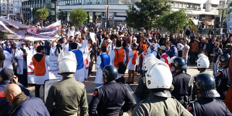 النقابات المغربية تحشد قواعدها والمملكة على صفيح ساخن