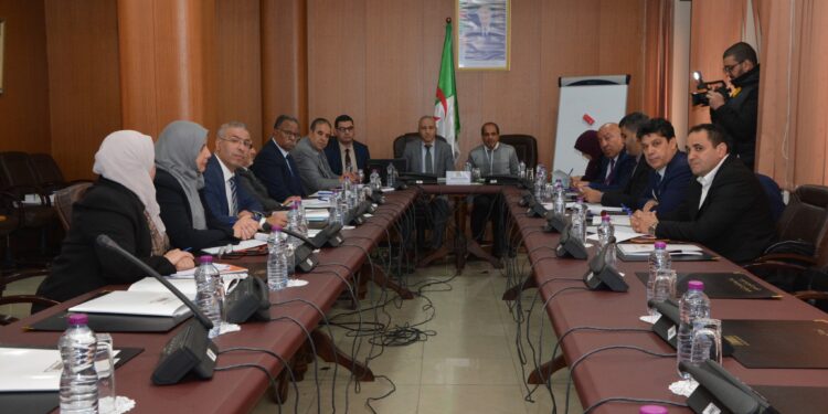 دورة تكوينية لفائدة نواب المجلس الشعبي الوطني حول تقنيات الاتصال