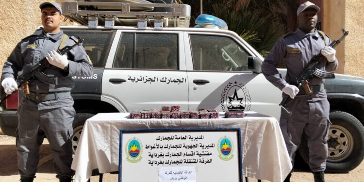 توقيف شخصين وحجز كمية من الكيف المعالج بغرداية