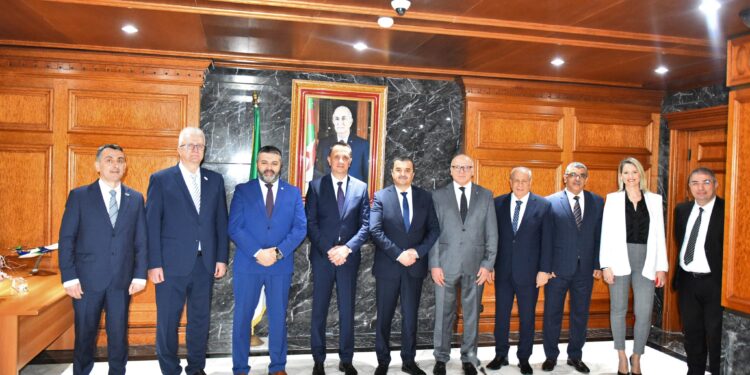 عرقاب يستقبل نظيره البوسني