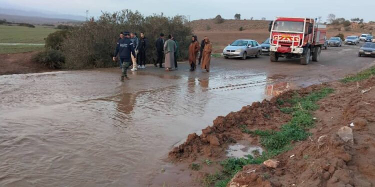 تقلبات الطقس.. إنقاذ شخصين بسيدي بلعباس