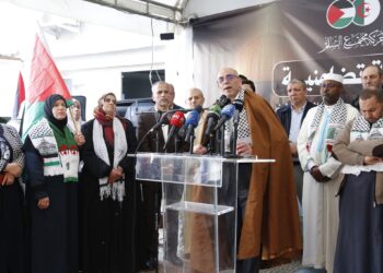 حساني شريف: الجزائريون لن يتخلوا عن دعم القضية الفلسطينية