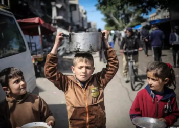 غزة تعاني شحا في الغذاء والماء وخدمات الصحة
