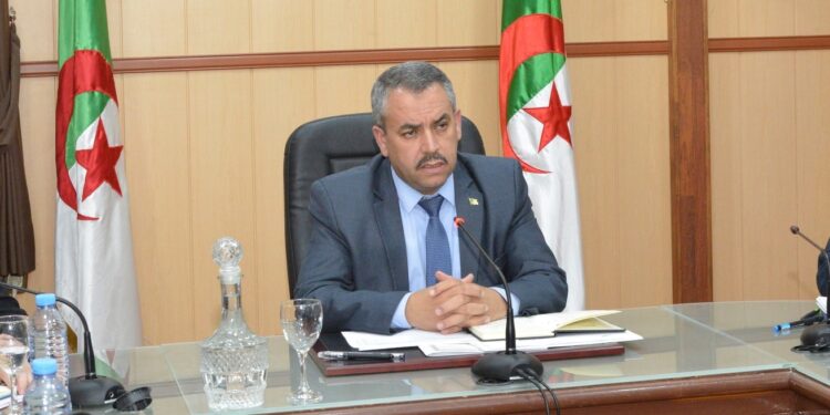 تثمين قرار رئيس الجمهورية المتعلق بإدماج 82410 أستاذا متعاقدا