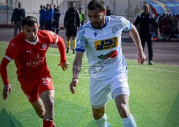البيض وبلوزداد يفترقان على تعادل سلبي