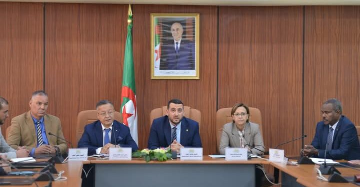 بداري يستعرض مشروع الرياضة الجامعية