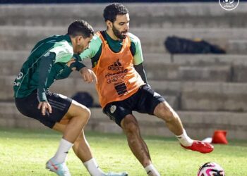 سفير الجزائر لدى بوتسوانا يزور محاربي الصحراء