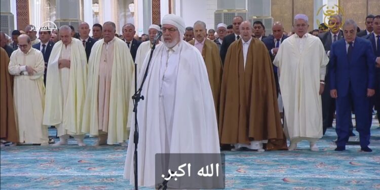 الرئيس تبون يؤدي صلاة العيد في جامع الجزائر