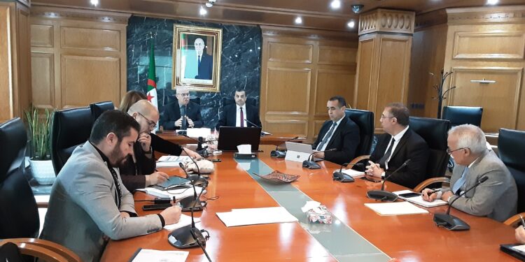 الربط الطاقوي لمشاريع استراتيجية على طاولة وزارة الطاقة والفلاحة