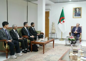 غريب يستقبل ممثلين عن شركة “هيونداي”