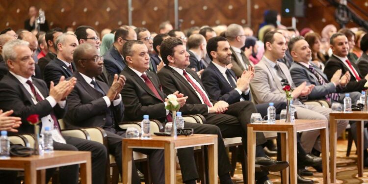 الجزائر تؤسس لنواة صناعة رقمية وطنية