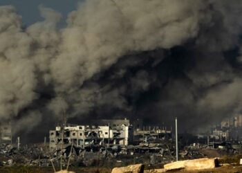 استشهاد 12 فلسطينيًا في قصف صهيوني لقطاع غزة