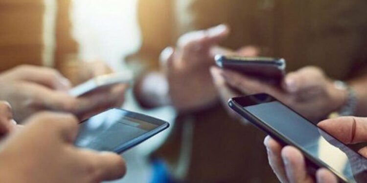 أبحاث تجريبية لنظام التحكم في الهواتف باستخدام العين