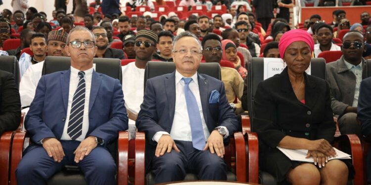 إطلاق أول منصة رقمية للطلبة الأجانب بالجزائر