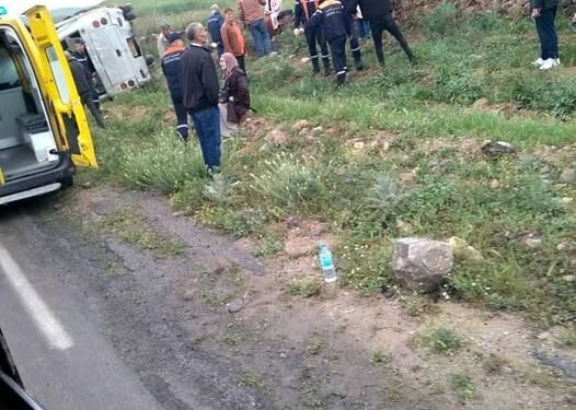 مصرع شخص وإصابة 12 آخر في انقلاب حافلة بقسنطينة