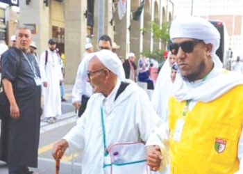 حجّاج الجزائر يبدأون الزّيارات في المدينة المنورة