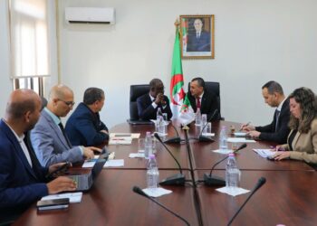 وزيرا البريد والشباب يستعرضان سبل التعاون في عصرنة المؤسسات الشبابية