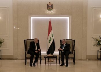 عطاف يشارك في القمة العربية بالعراق