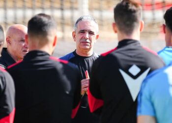 لاسات يقود تدريبات اتحاد الجزائر