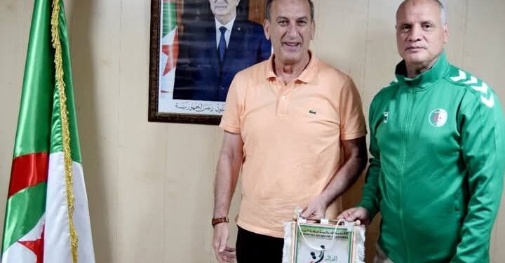 بوشكريو مدرب منتخب كرة اليد لأقل من 19 سنة