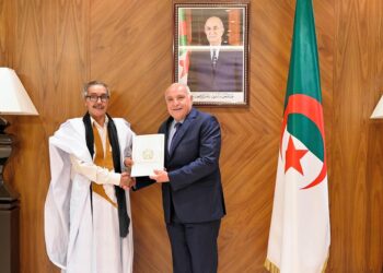 وزير الخارجية يتسلم نسخا من أوراق اعتماد سفراء جدد بالجزائر