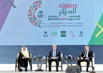 الوزير الأول: الرئيس تبون داعم لجهود خدمة التنمية والازدهار والتعاون