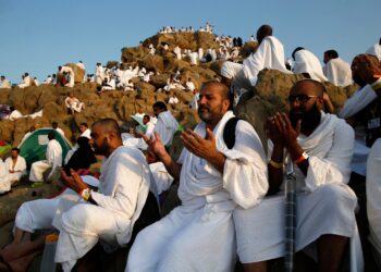 ترتيبات استقبال الحجاج الجزائريين بعرفات ومنى