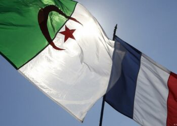 خبراء لـ”الشعب”: تعاملات باريس سمجة وإجراءاتها بهلوانية