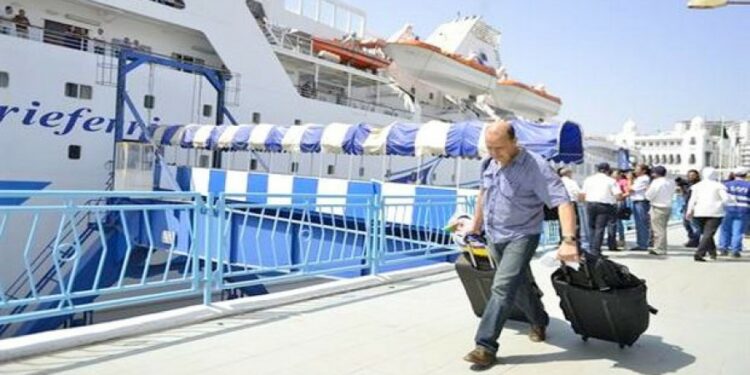 رئيس الجمهورية يأمر باعتماد تسهيلات لدخول أفراد الجالية الوطنية