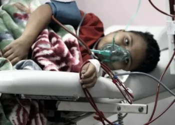 تدهور النظام الصحي بغزة يعرض حياة الأطفال للخطر